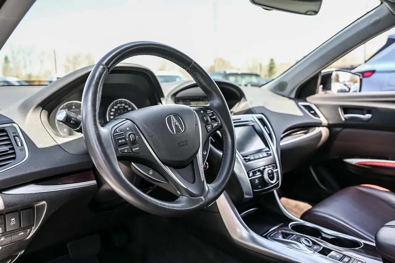 Acura TLX снимка Acura TLX