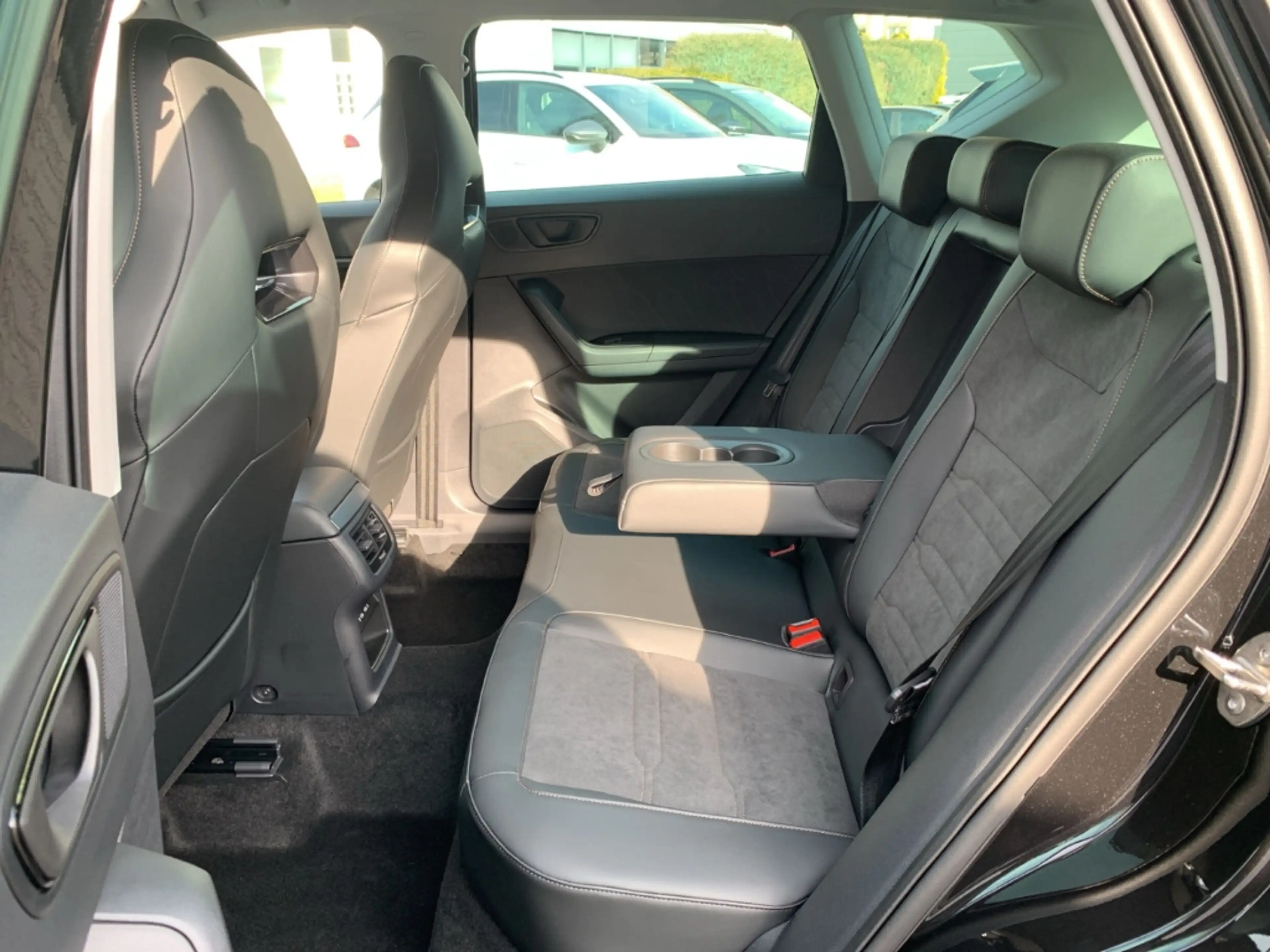 CUPRA Ateca 1.5 TSI DSG NAVI+ACC+LED+SHZ+KAMERA+19 — photo 11