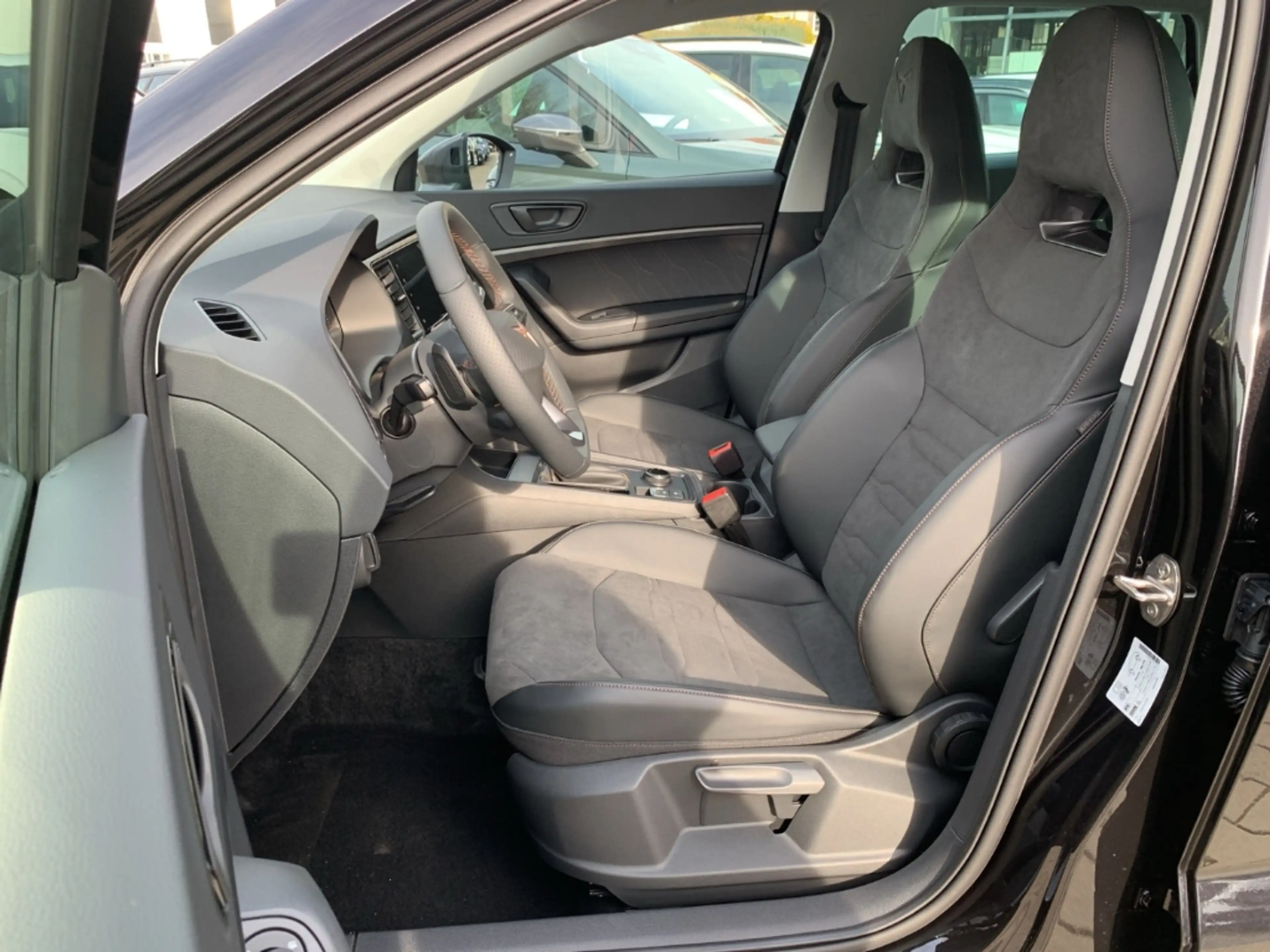 CUPRA Ateca 1.5 TSI DSG NAVI+ACC+LED+SHZ+KAMERA+19 — photo 9