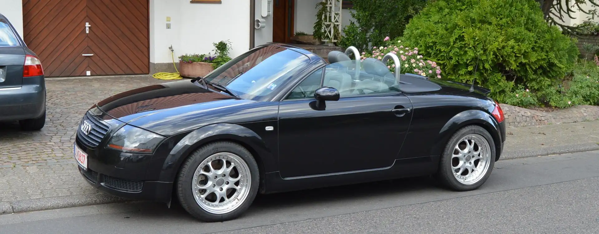 Audi TT 1.8 T ,Sportsitze, Sportauspuff, Alu 9x17 R&H, Noir - 2