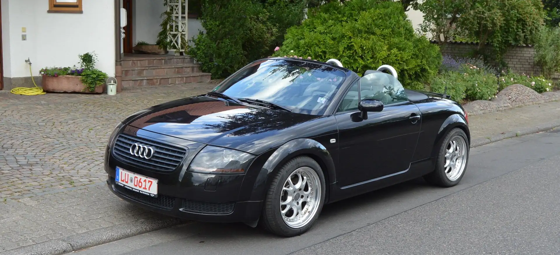 Audi TT 1.8 T ,Sportsitze, Sportauspuff, Alu 9x17 R&H, Noir - 1