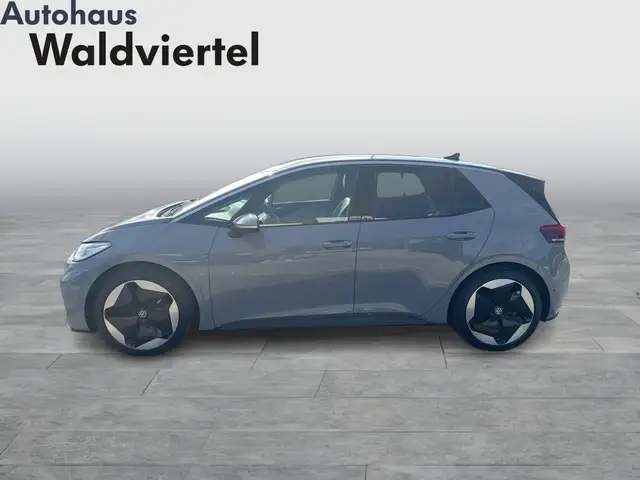Volkswagen Id.3 view 3