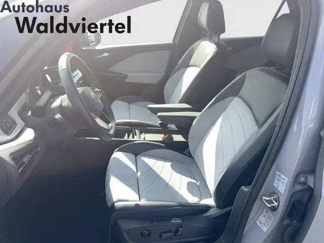 Volkswagen Id.3 view 8