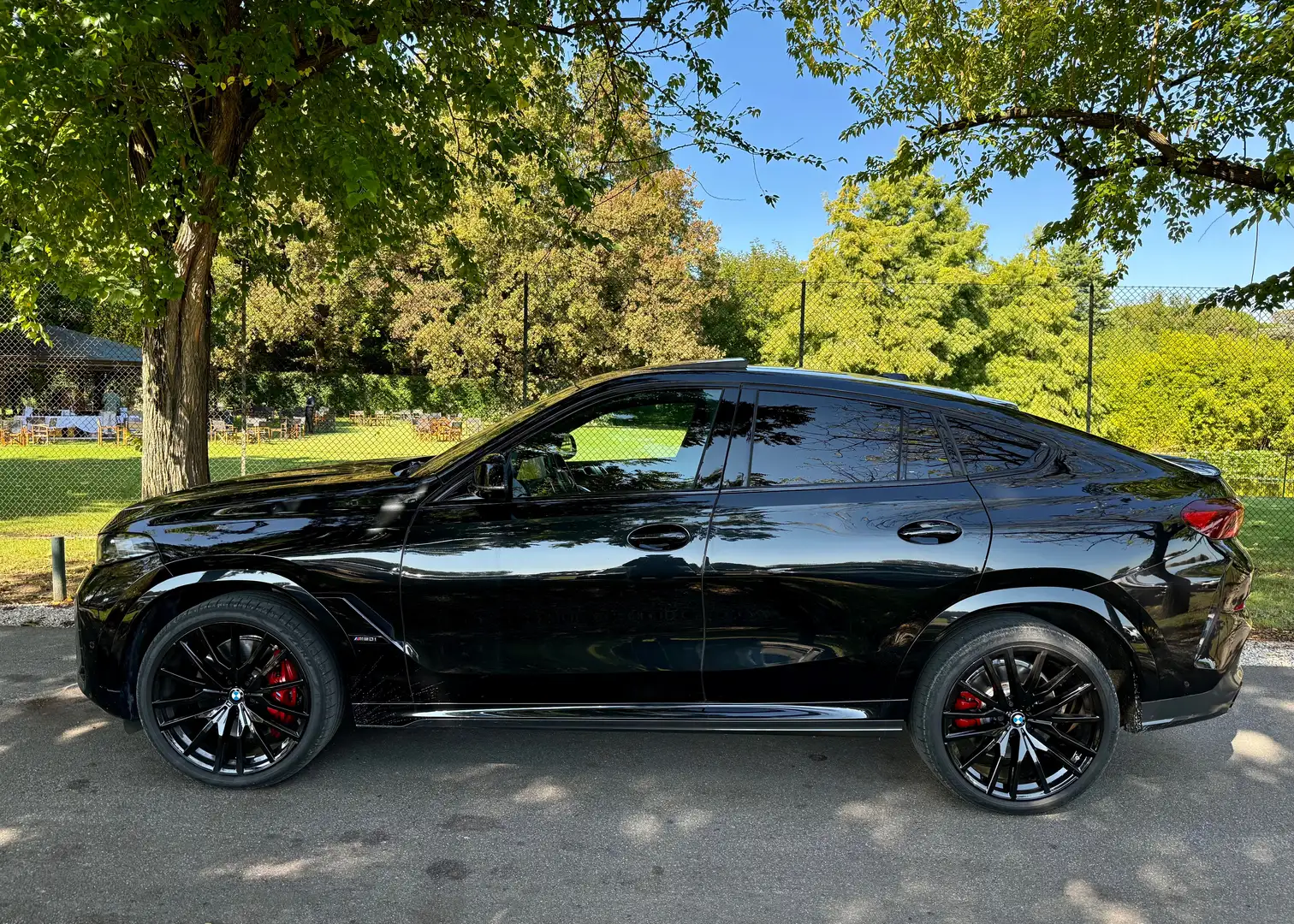 BMW X6 M 2025 BMW ITALIA CON IVA PREZZO INCREDIBILE LEGGERE Zwart - 1