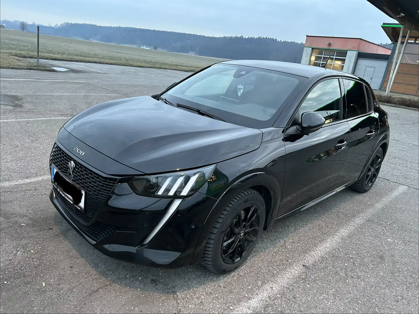 Peugeot e-208 e-208 50kWh GT Pack GT Pack Schwarz - 1