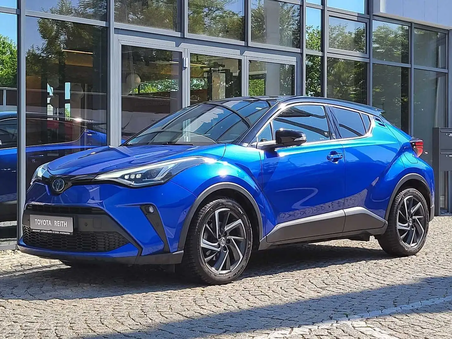 Toyota C-HR 2.0 Hybrid Team Deutschland - Licht Paket Modrá - 2