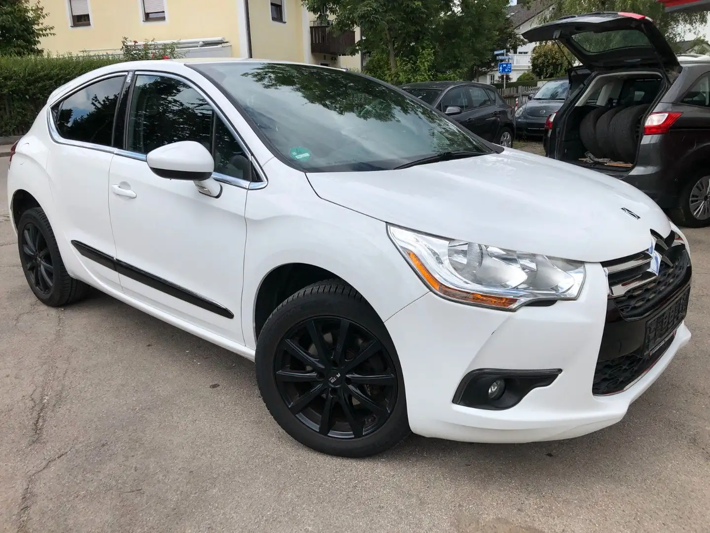 Citroen DS4 HDi 165 SoChic *Klimaautomatik*TÜV 07/25*Pan Blanco - 1