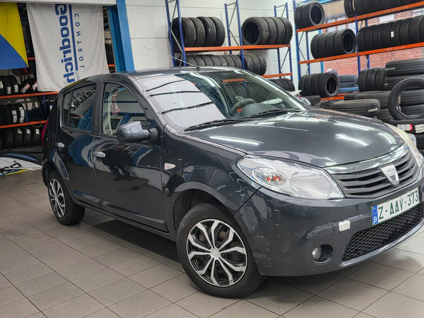 Dacia Sandero Sandero 1.4i Laureate - 2