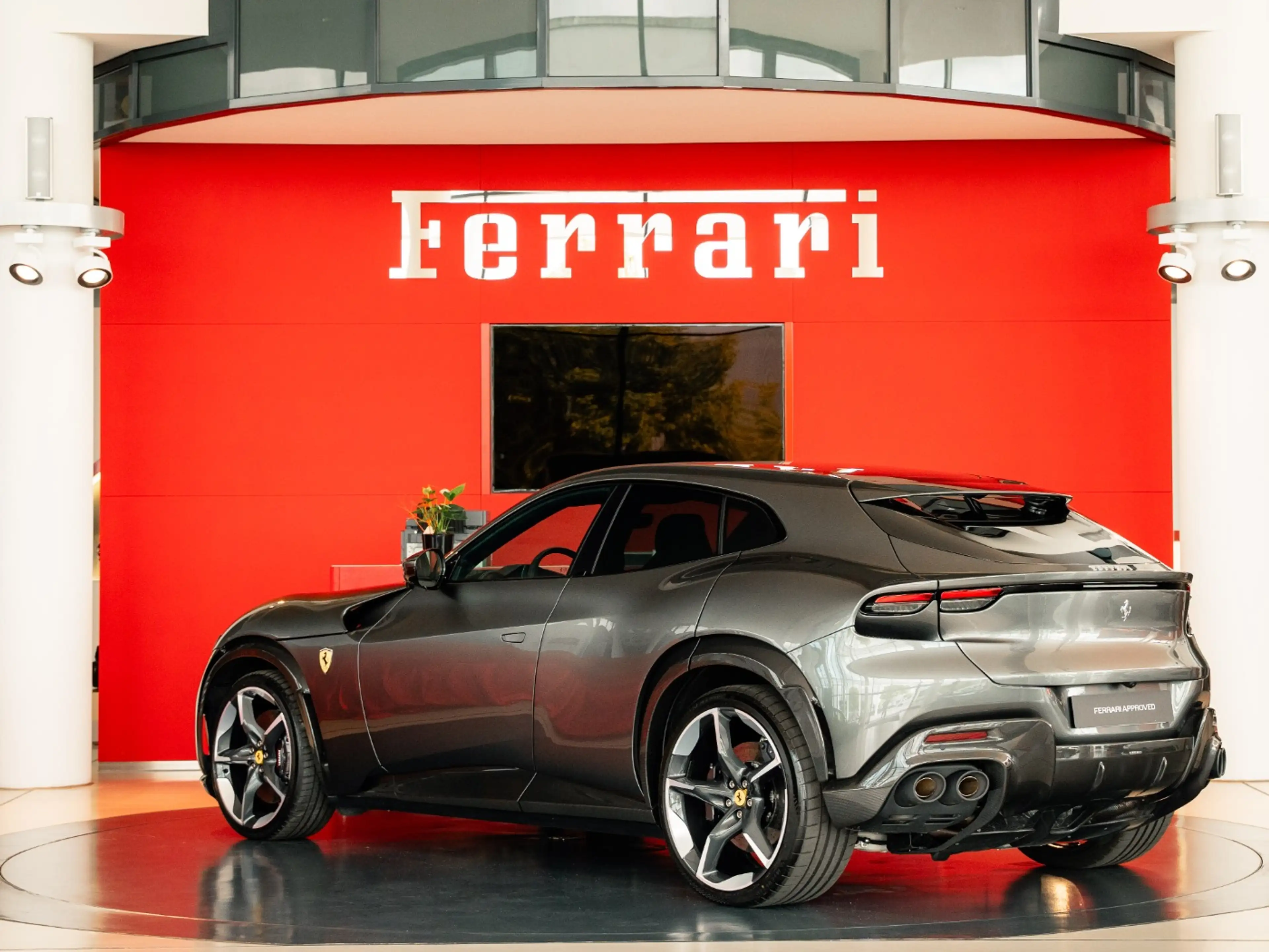 Ferrari Purosangue Lackierte Tricolore*Carbon*Burmester — photo 5