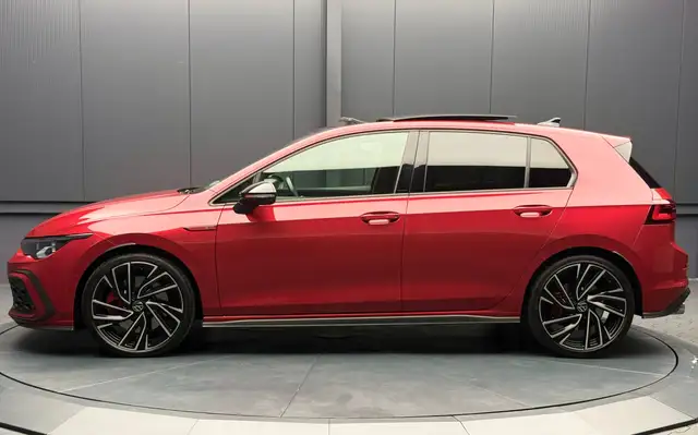 Volkswagen Golf view 4