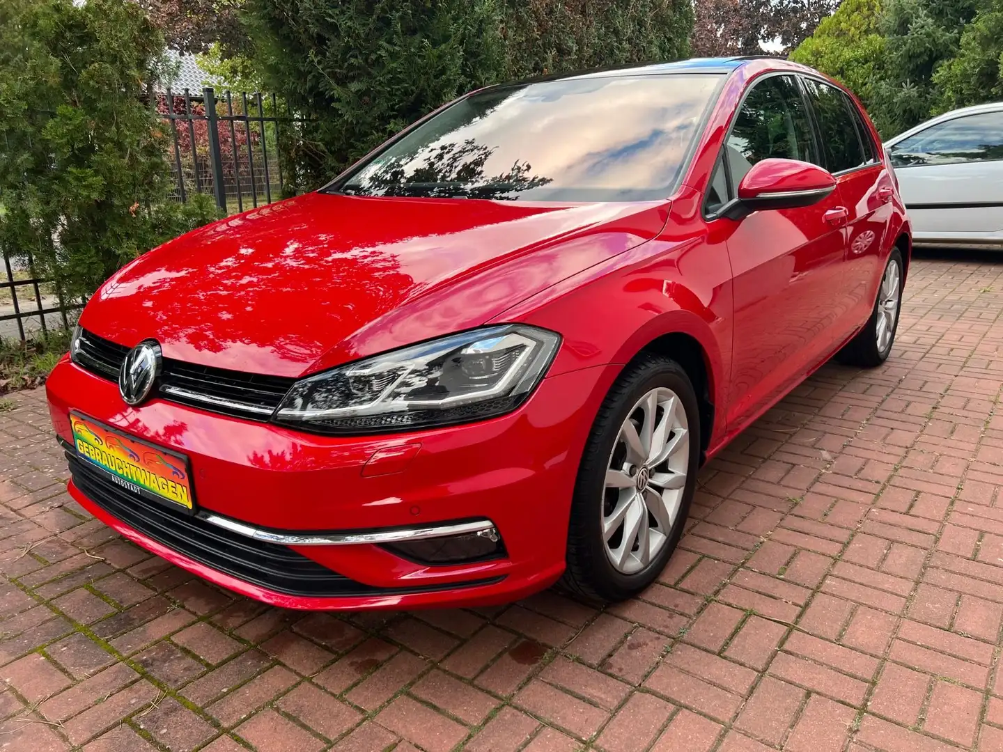 Volkswagen Golf VII 1,5 TSI Highline BMT/Start-Stopp Rot - 1