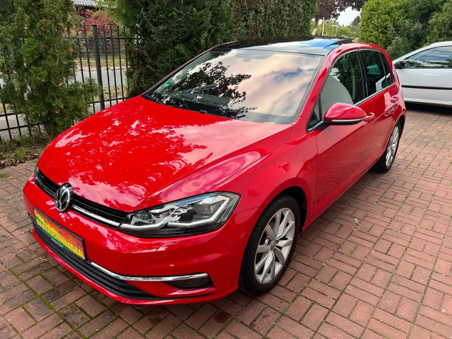 Volkswagen Golf VII 1,5 TSI Highline BMT/Start-Stopp Rot - 2