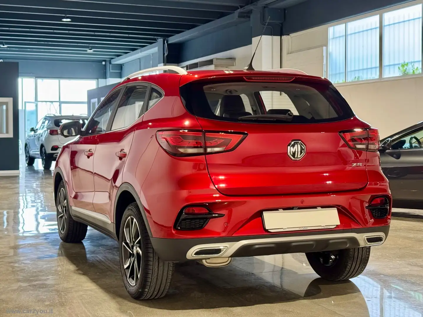 MG ZS 1.0T-GDI Luxury Rojo - 2