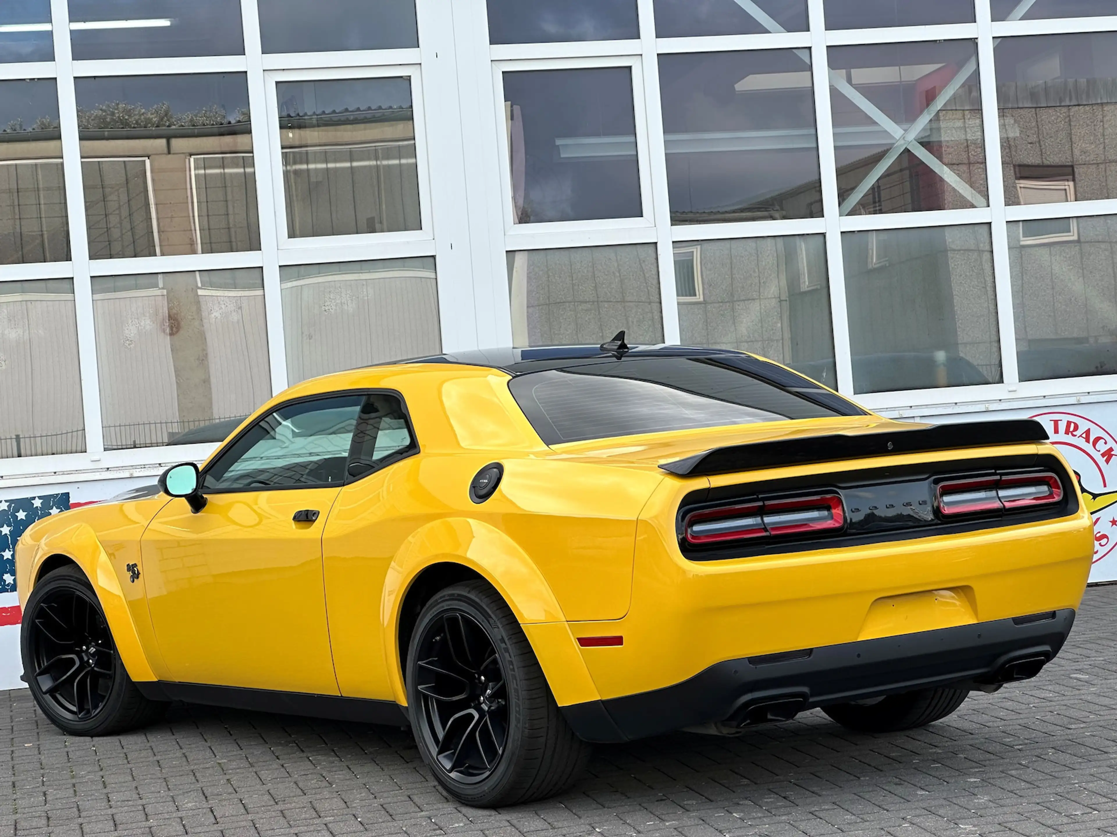 Dodge Challenger 392 R/T Scatpack original Widebody — photo 2