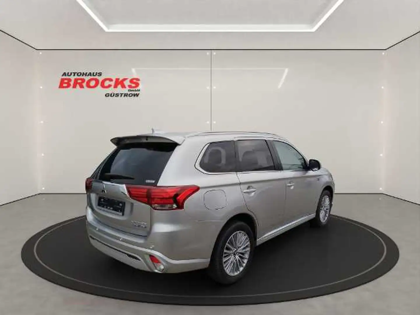 Mitsubishi Outlander PHEV PLUS mit Intro-Paket 4WD Argent - 2