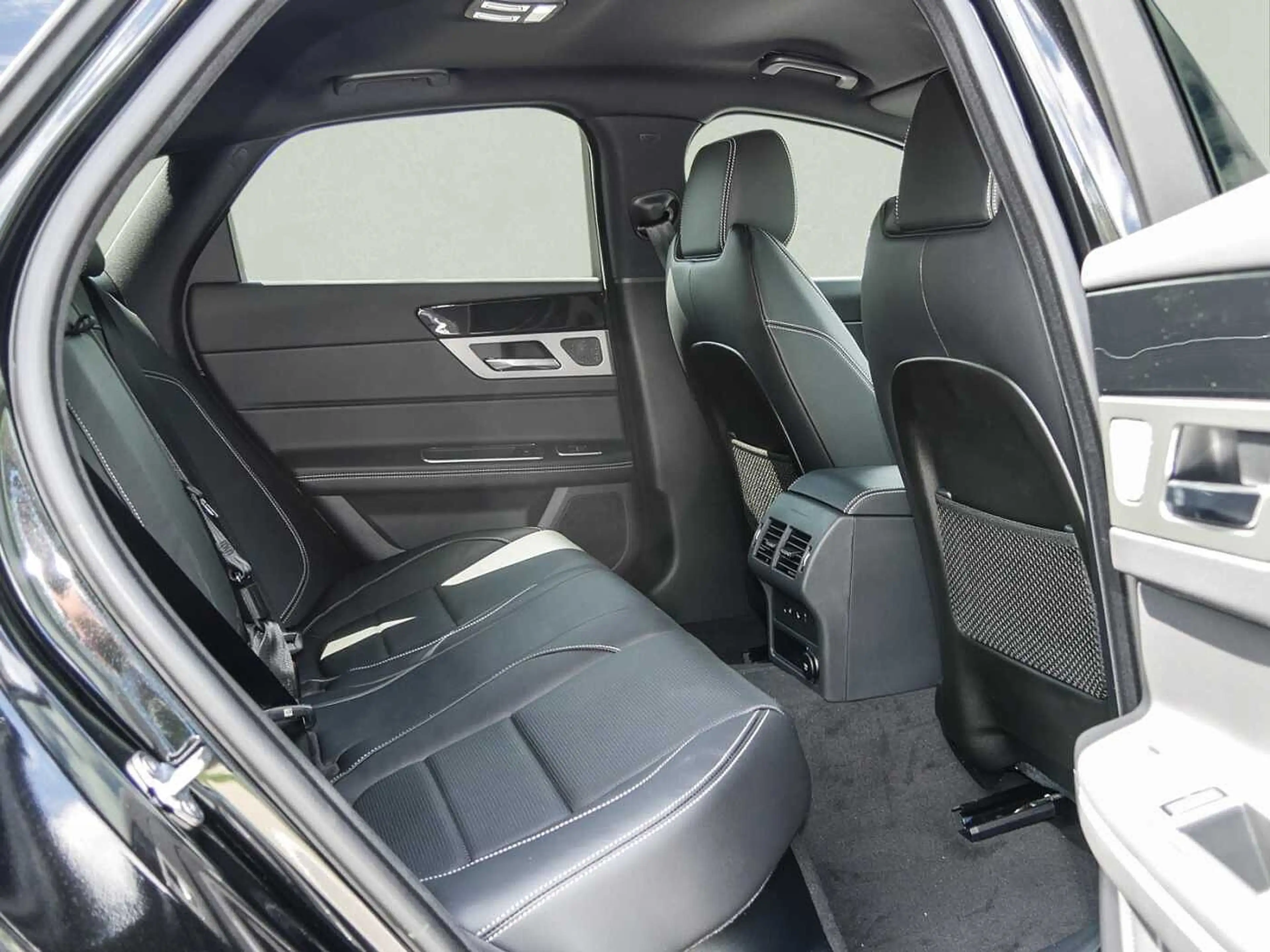 Jaguar XF 20d Aut. R-Sport Ingenium Edition — photo 5