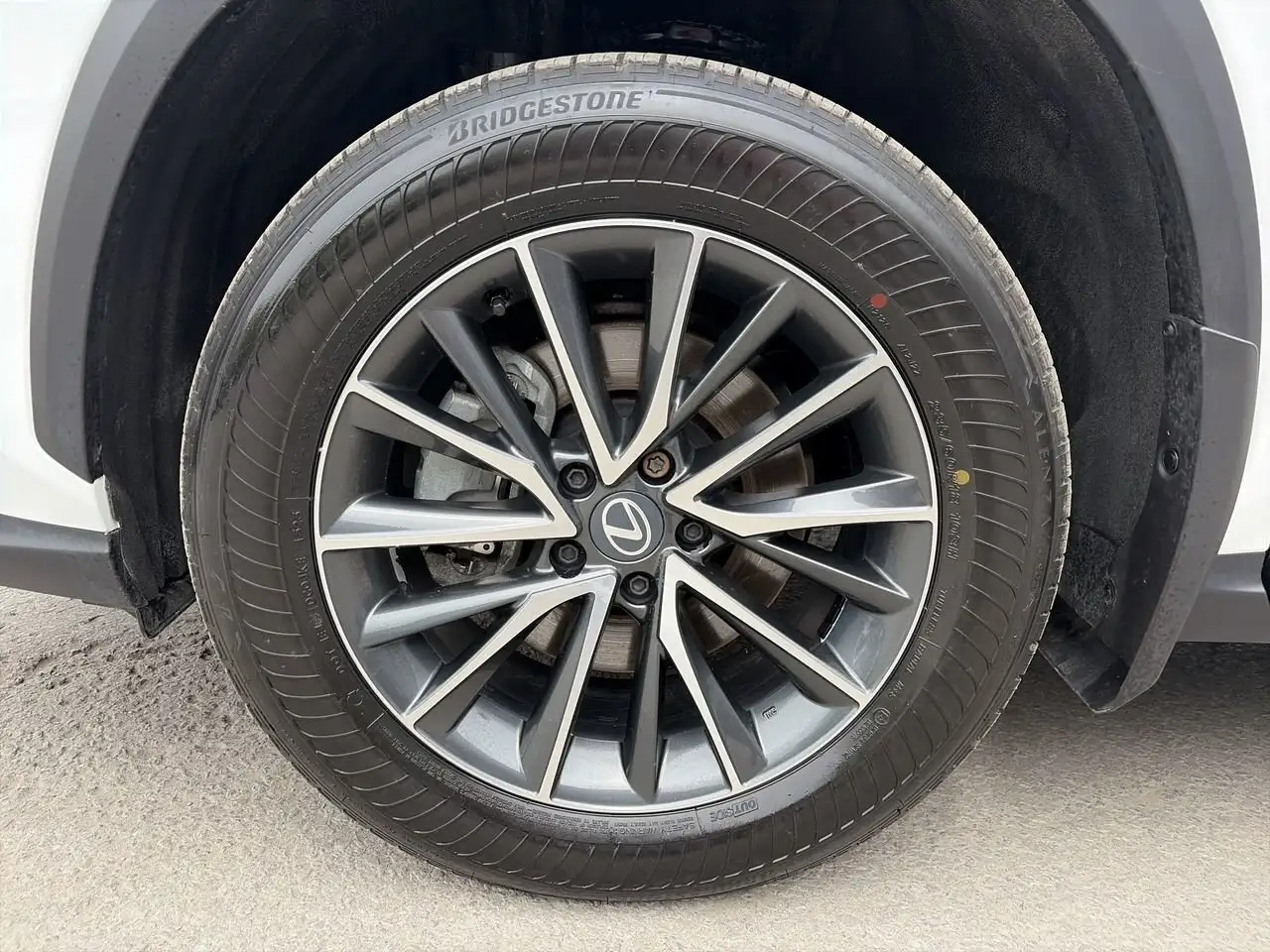 Lexus NX снимка Lexus NX