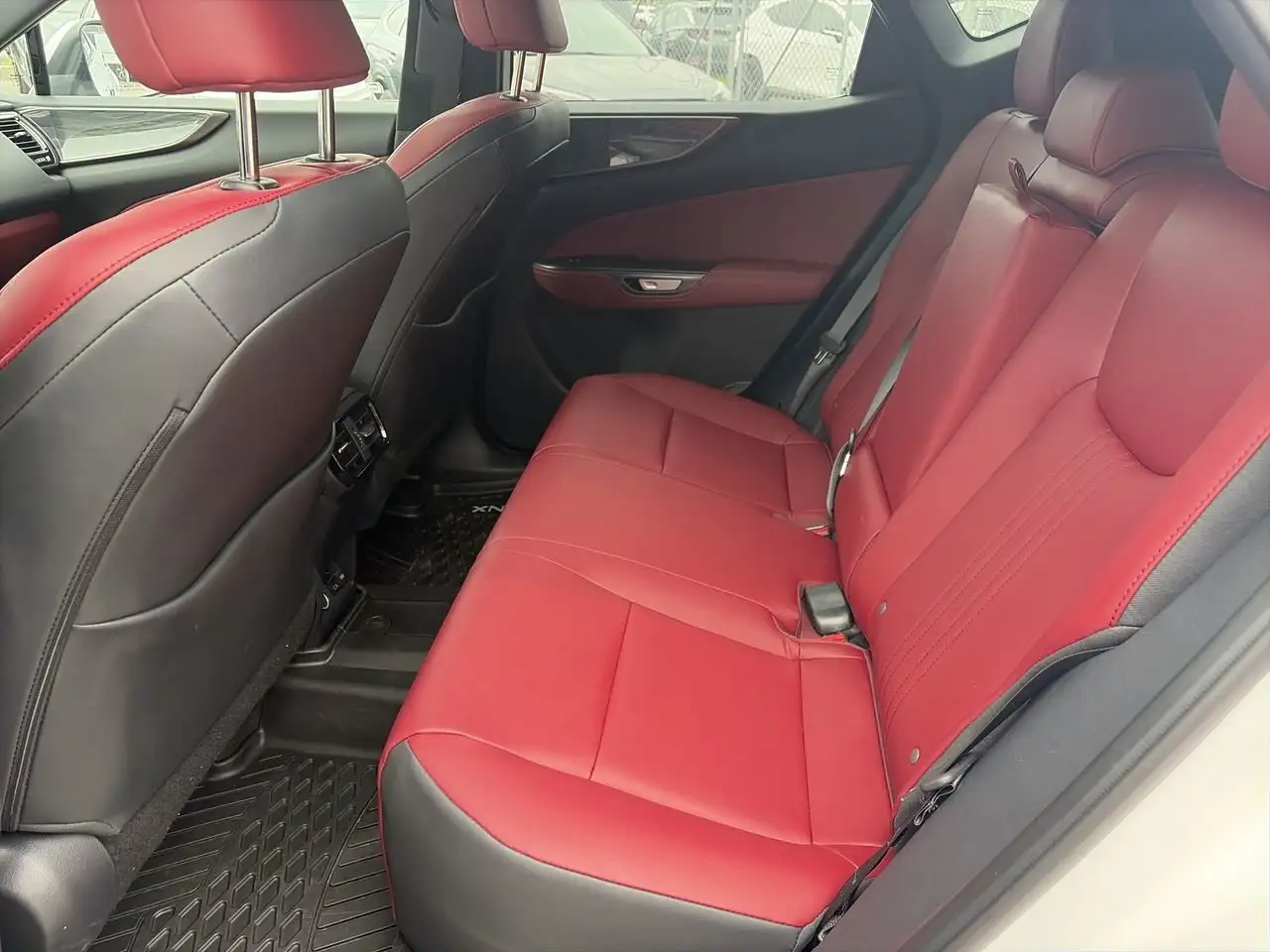 Lexus NX снимка Lexus NX