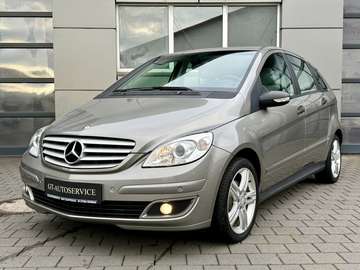 Navi/PTS/Sitzhzg./Klimaauto/8-fach bereift