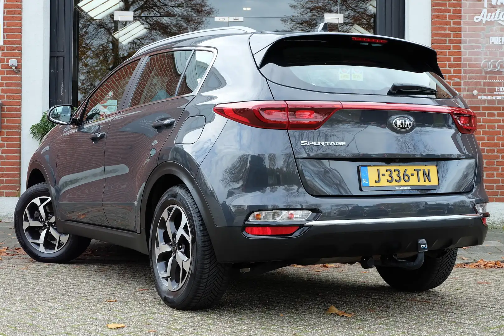 Kia Sportage 1.6 GDI ComfortLine / Trekhaak / Camera / Apple Ca Gris - 2