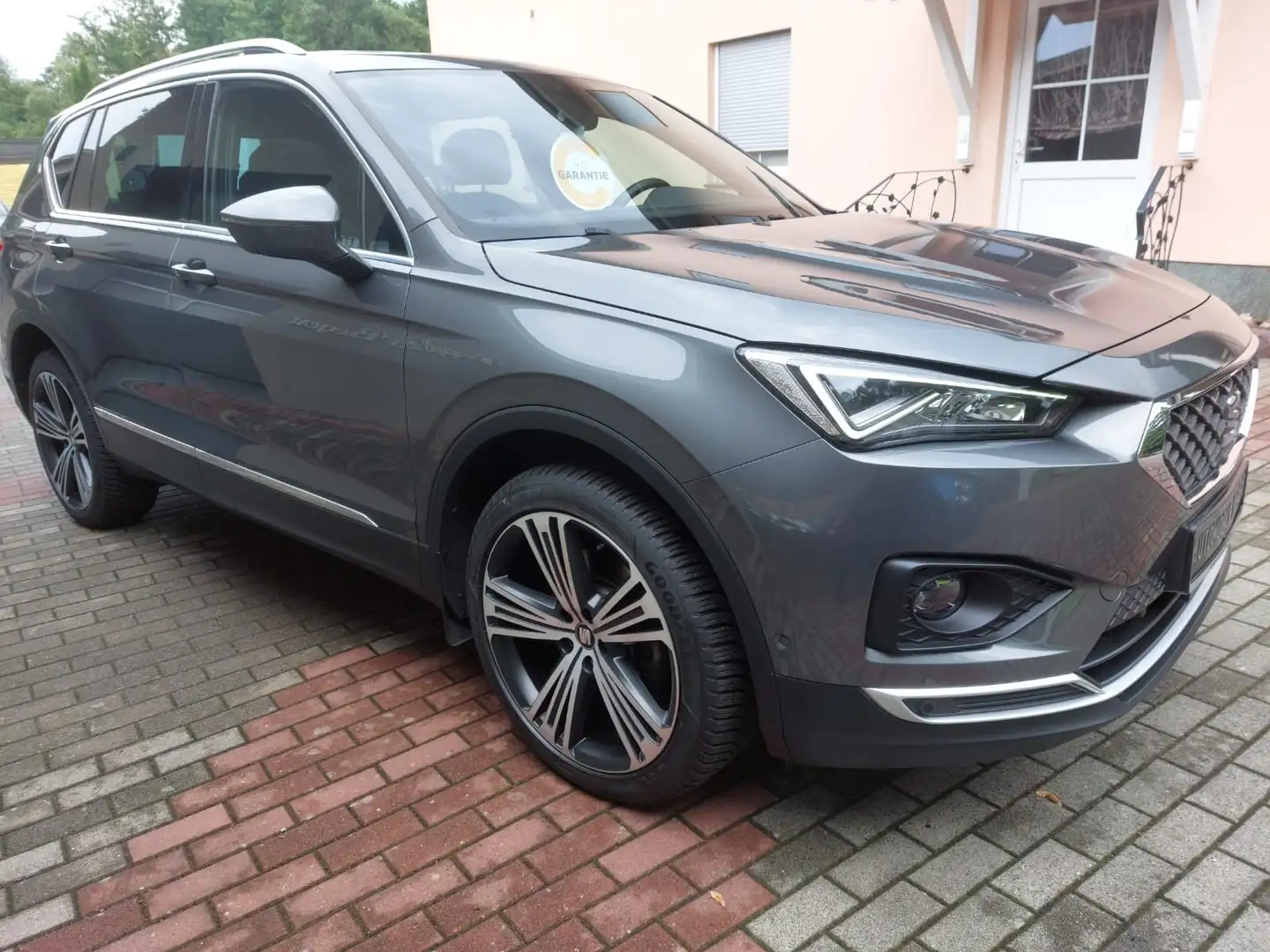 SEAT Tarraco 2.0 TSI 4Drive+190PS+7SITZE+AHK+20ZOLL Grau - 2