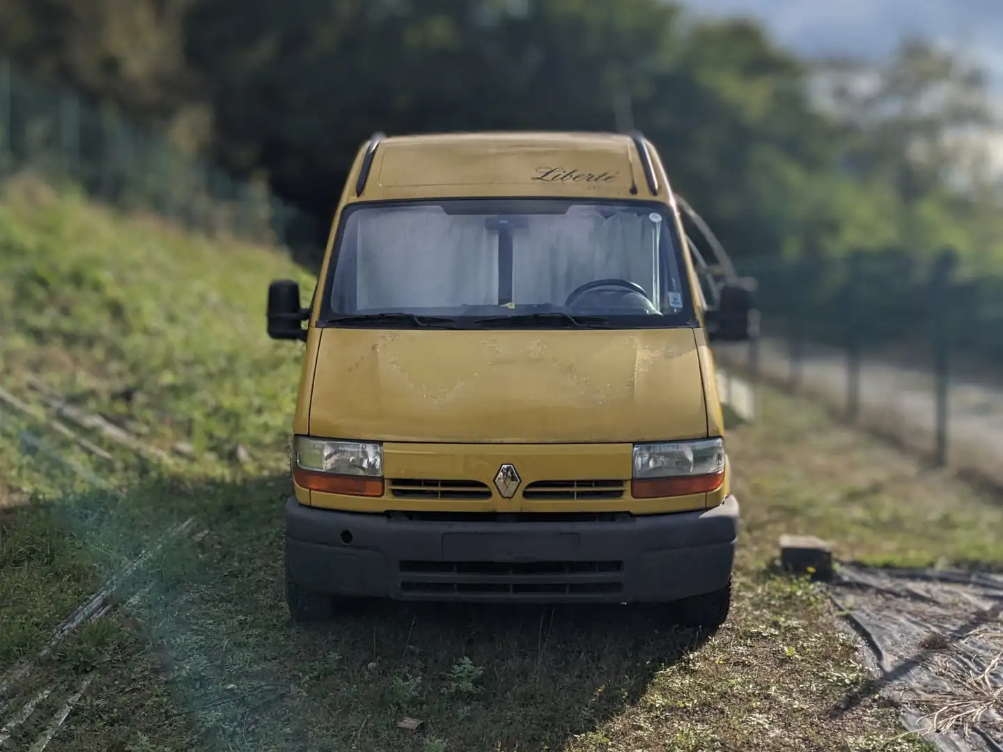 Renault Master Yellow - 1