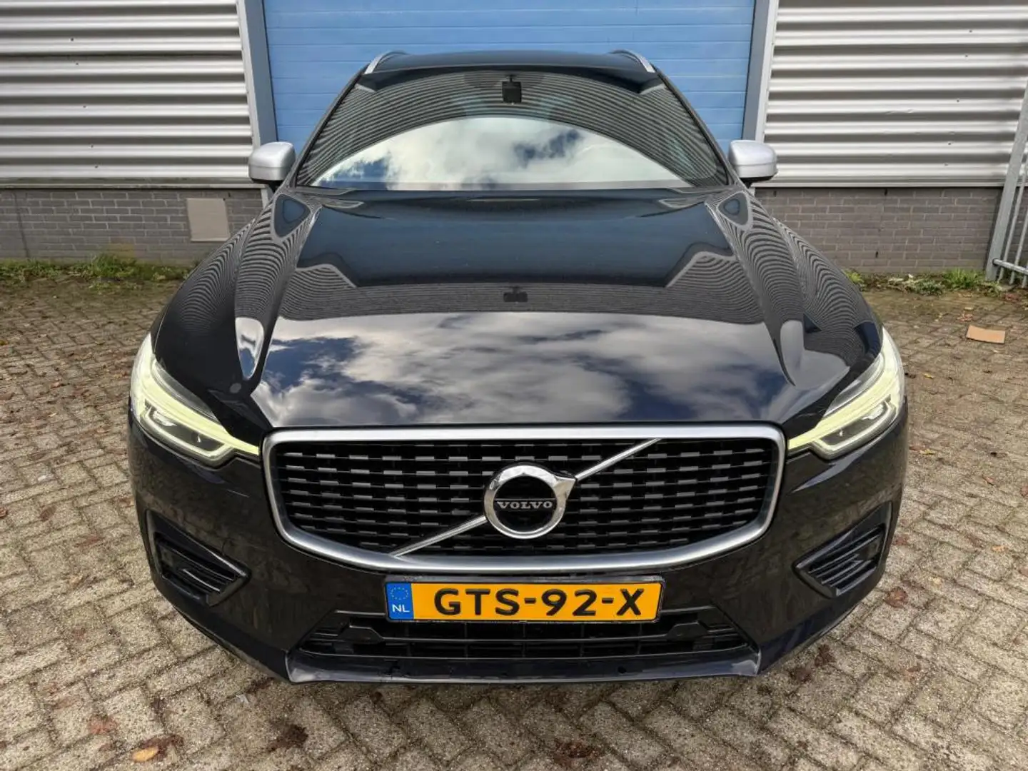 Volvo XC60 2.0 T8 Twin Engine AWD Inscription R Design, BTW A Zwart - 2