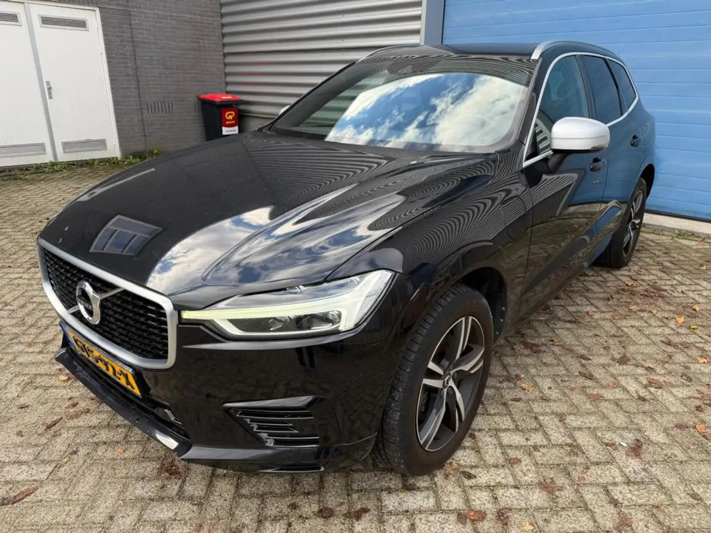Volvo XC60 2.0 T8 Twin Engine AWD Inscription R Design, BTW A Zwart - 1