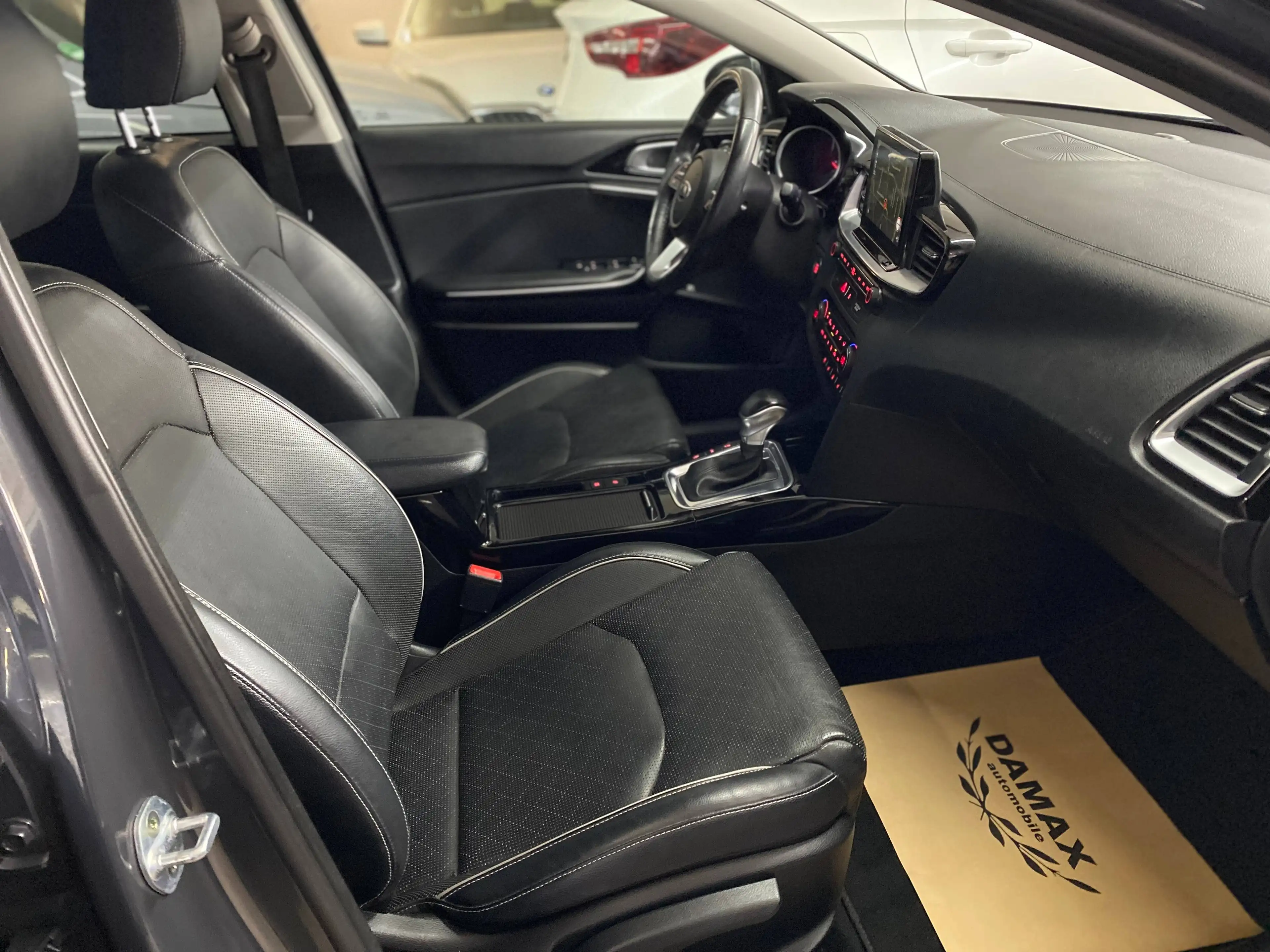 Kia Ceed / cee'd Platinum Edition*JBL SOUND*LEDER*NAVI*PANO — photo 6