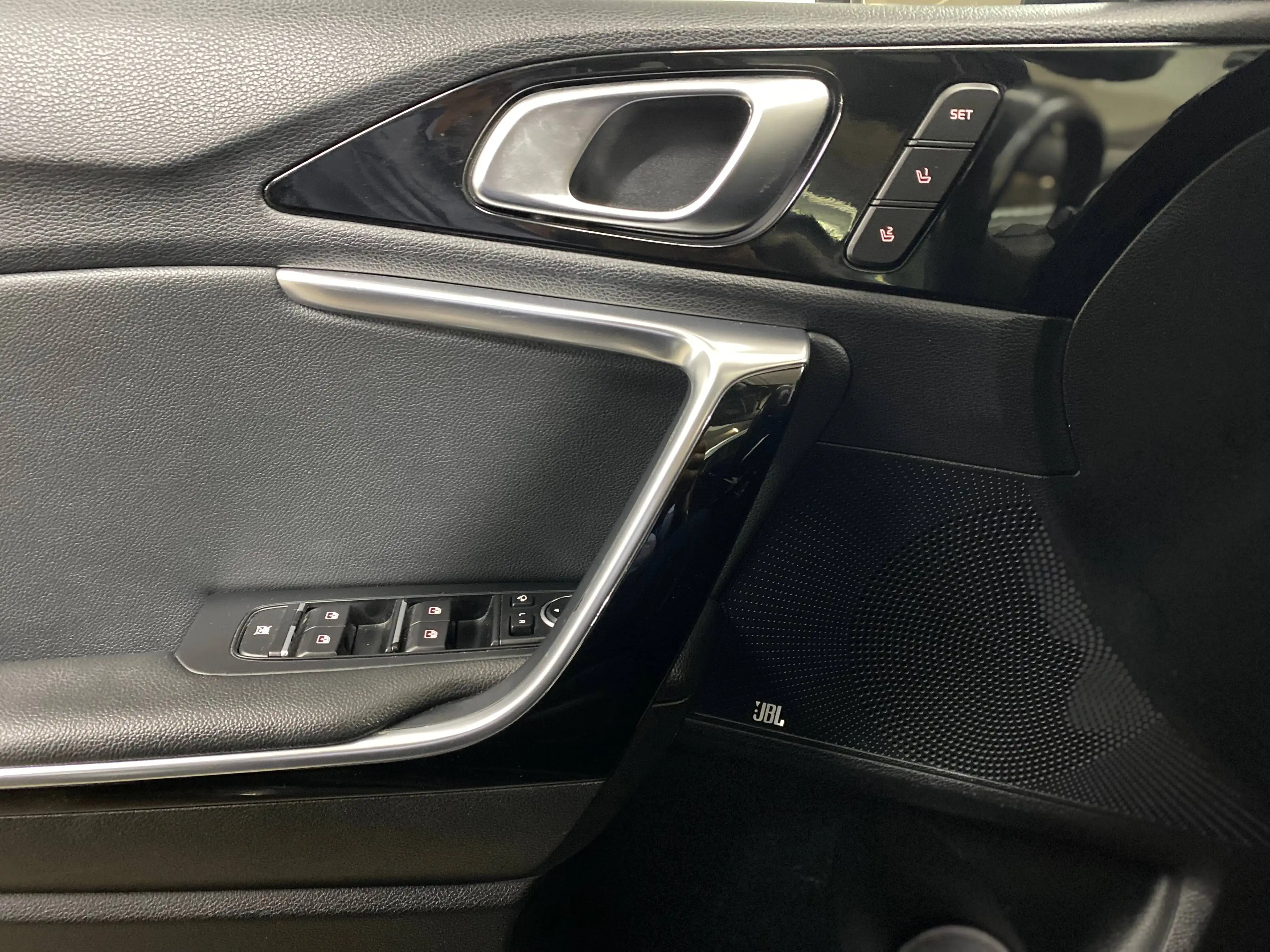 Kia Ceed / cee'd Platinum Edition*JBL SOUND*LEDER*NAVI*PANO — photo 13