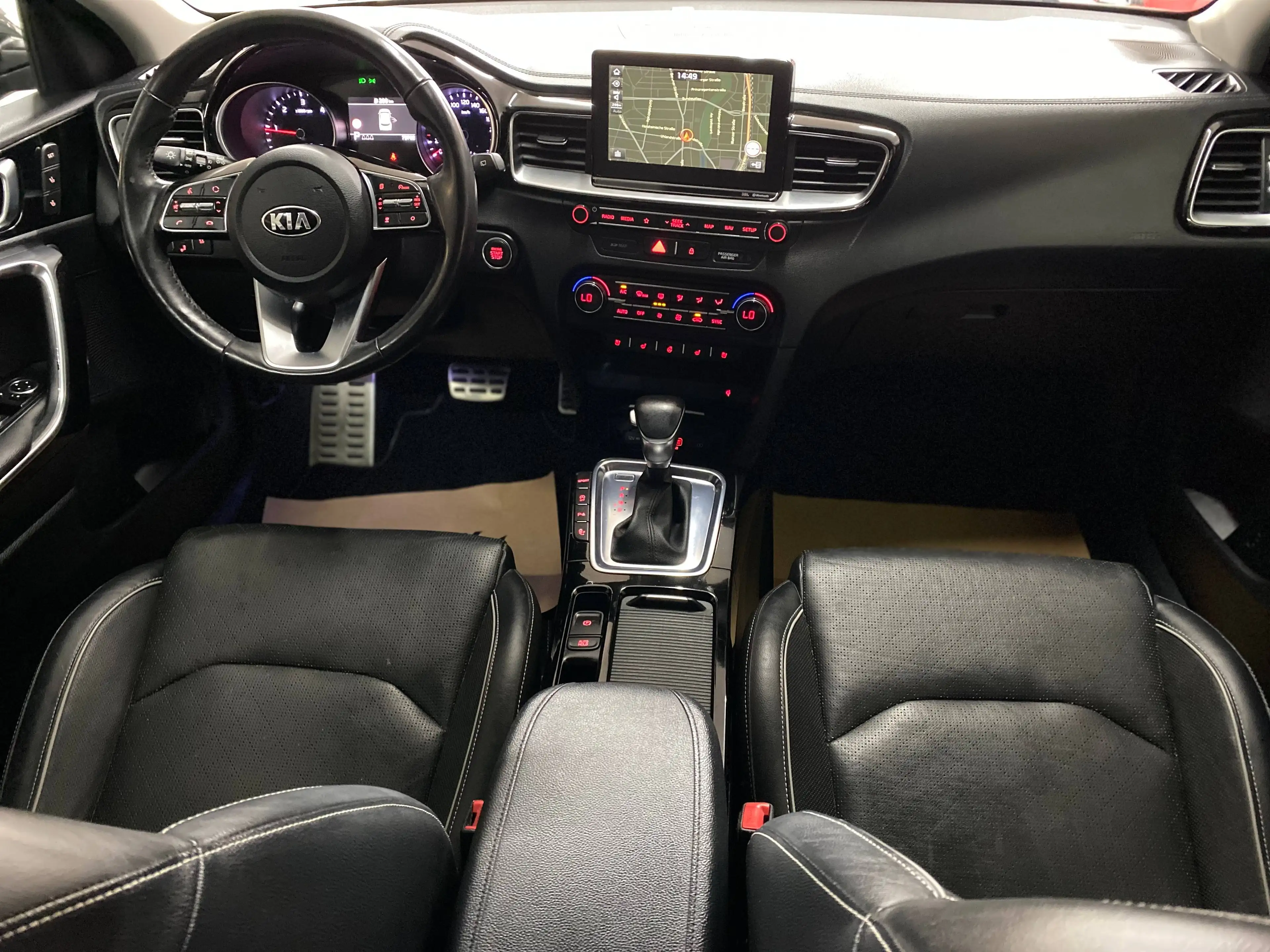 Kia Ceed / cee'd Platinum Edition*JBL SOUND*LEDER*NAVI*PANO — photo 8