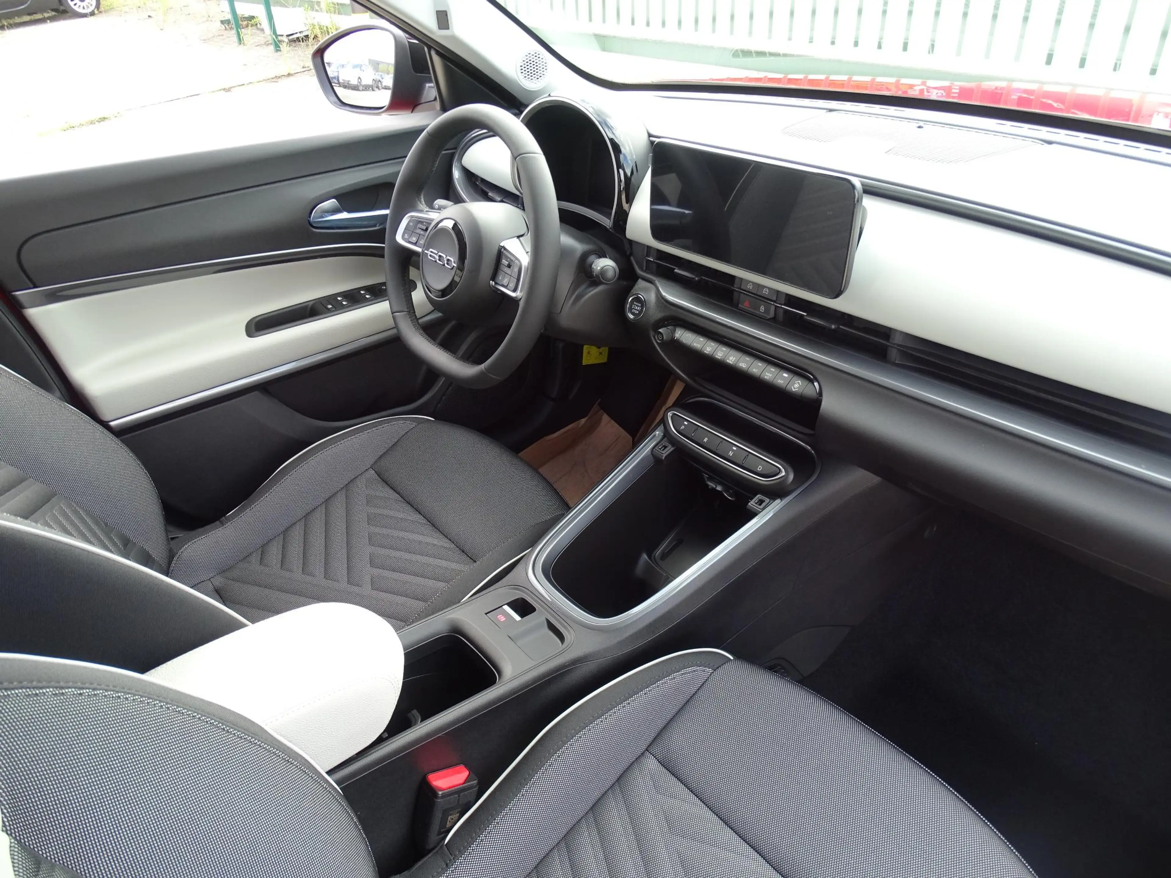 Fiat 600 1.2 Hybrid 145cv DCT La Prima - Red Edition — photo 13