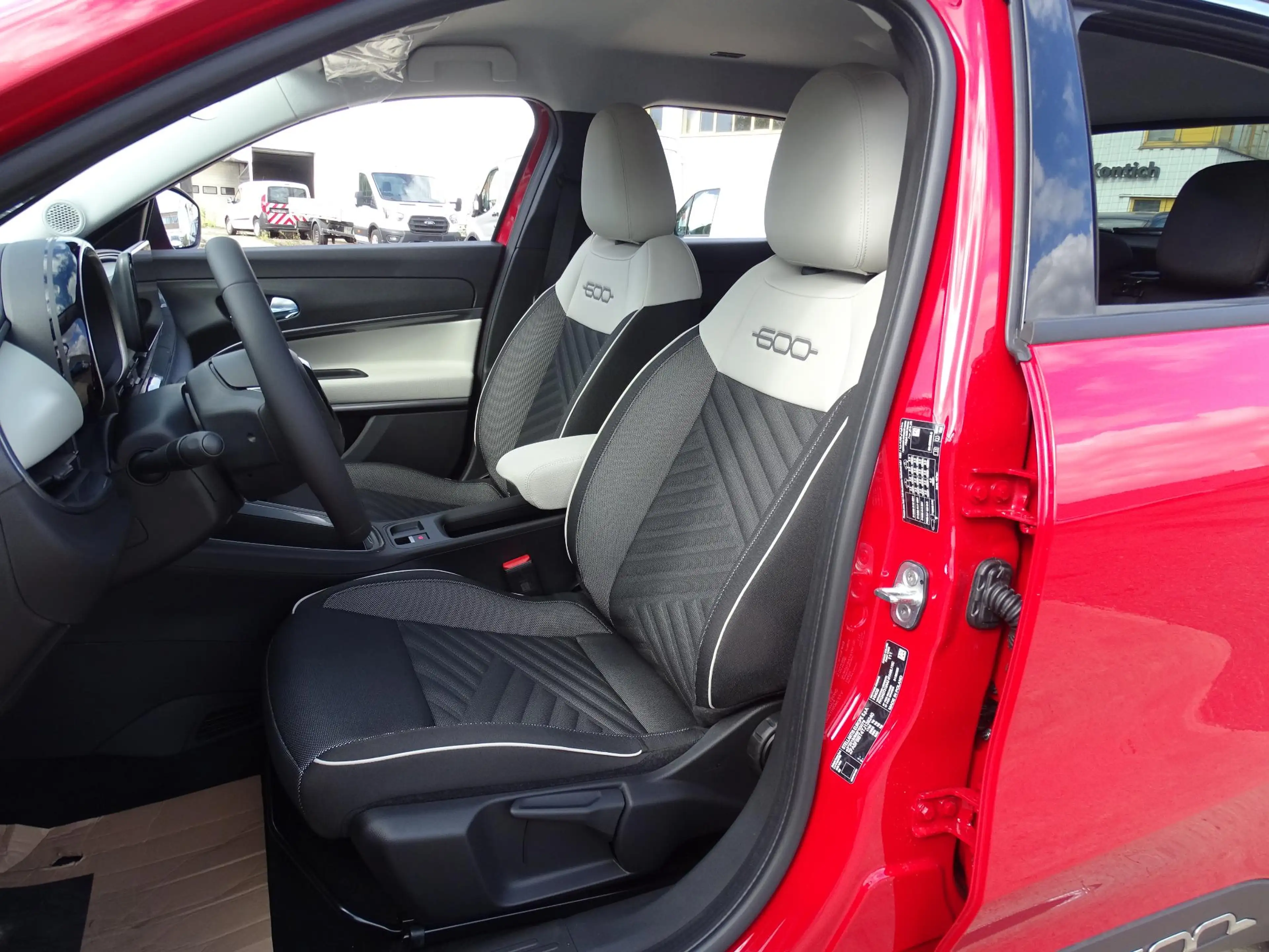 Fiat 600 1.2 Hybrid 145cv DCT La Prima - Red Edition — photo 9