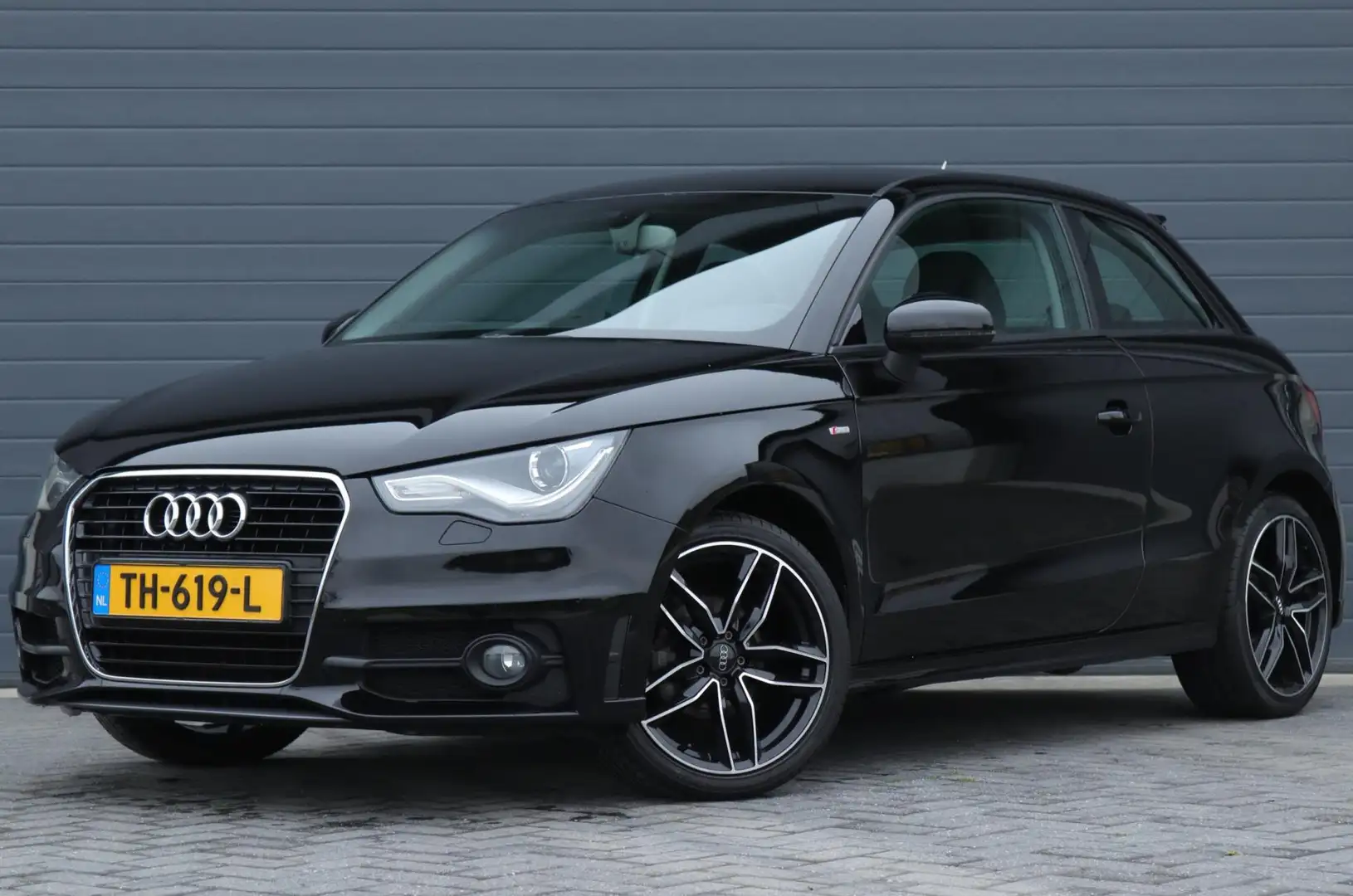 Audi A1 1.2 TFSI Attraction Pro Line Business Noir - 1