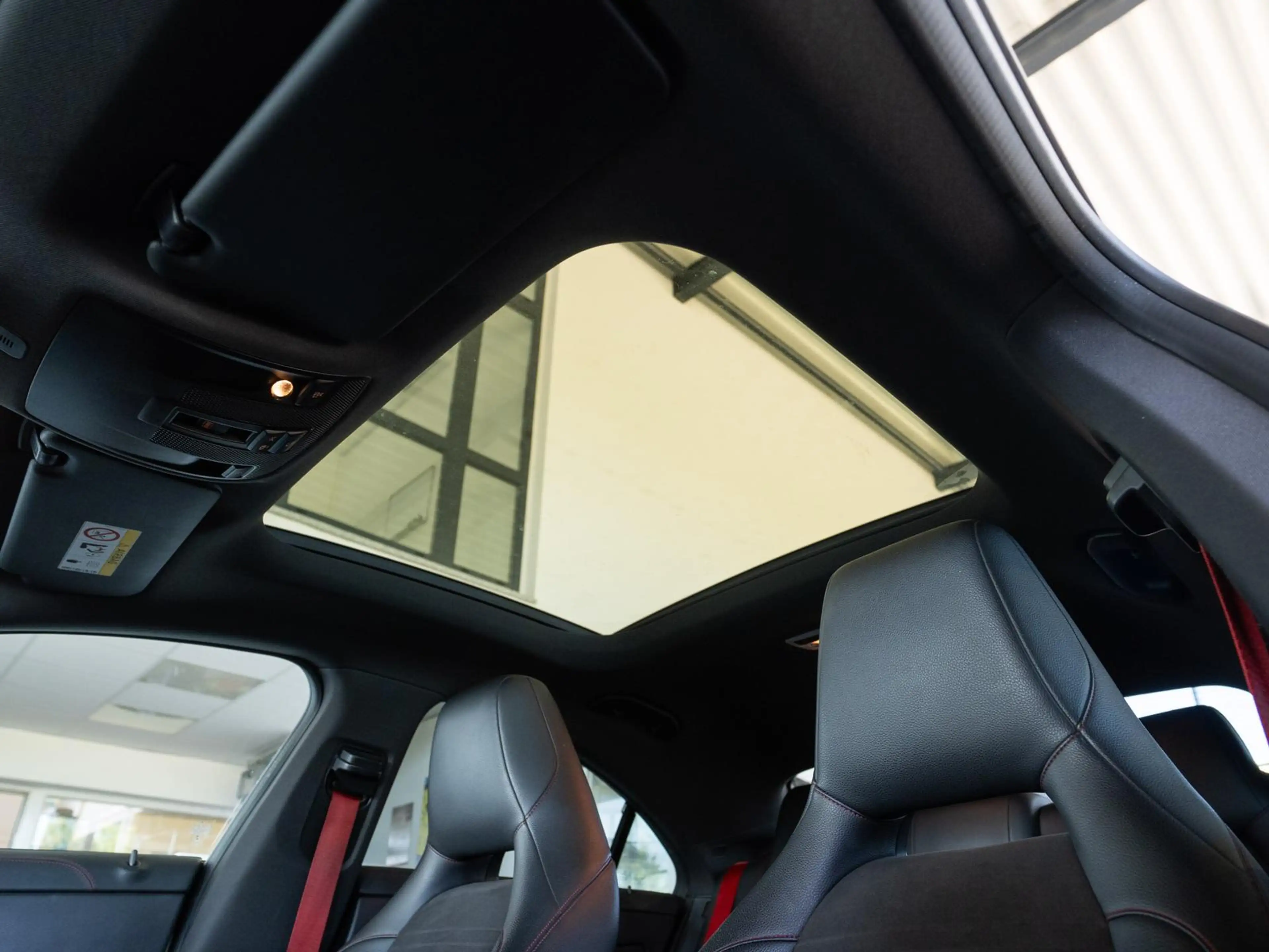 Mercedes-Benz CLA 45 AMG *1.HAND*SPORT-ABGAS*PANO*NIGHT*RFK* — photo 11