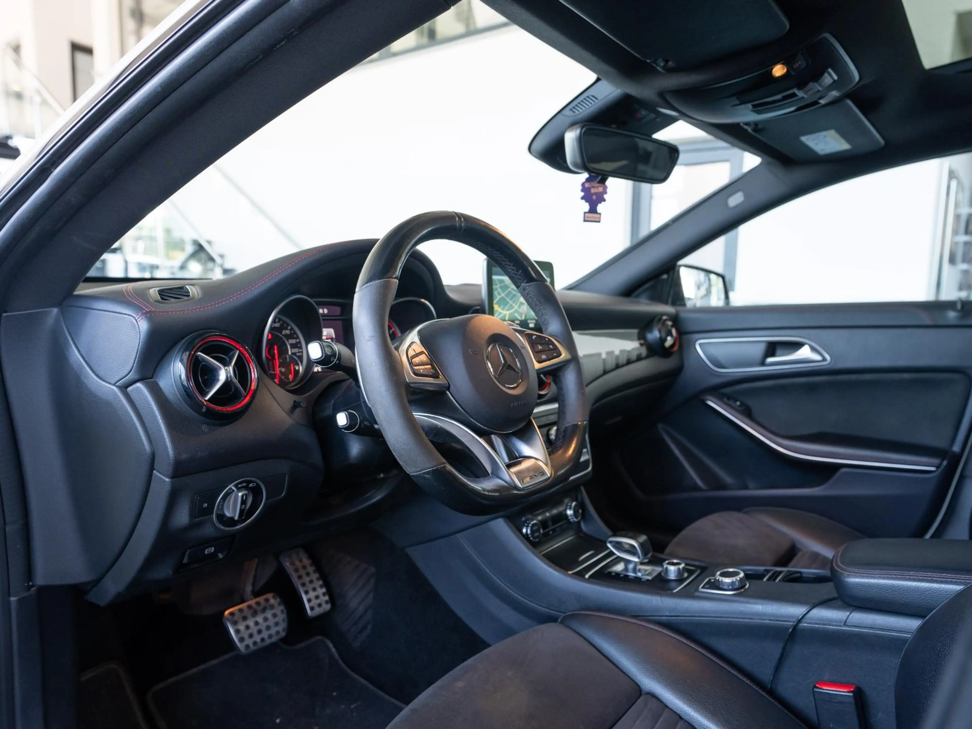 Mercedes-Benz CLA 45 AMG *1.HAND*SPORT-ABGAS*PANO*NIGHT*RFK* — photo 14