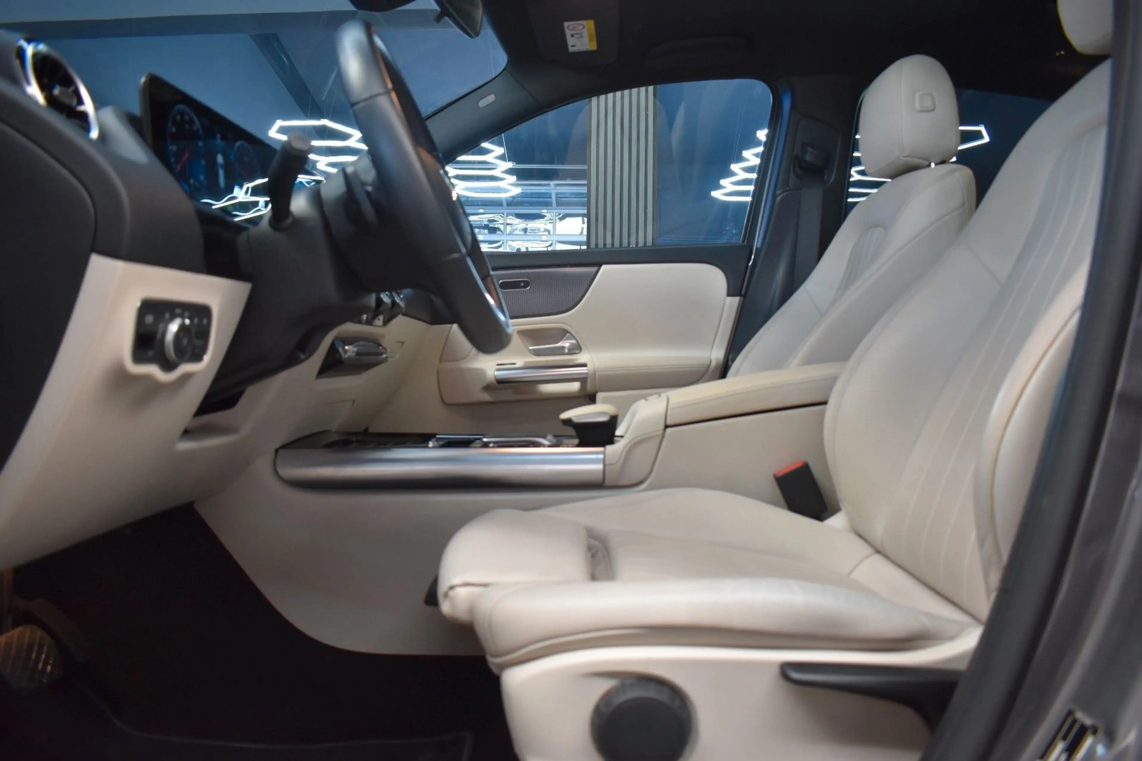 Mercedes-Benz GLA 250 e*PANORAMA*LEDER*AHK*LED HIGH*KESSY* — photo 10