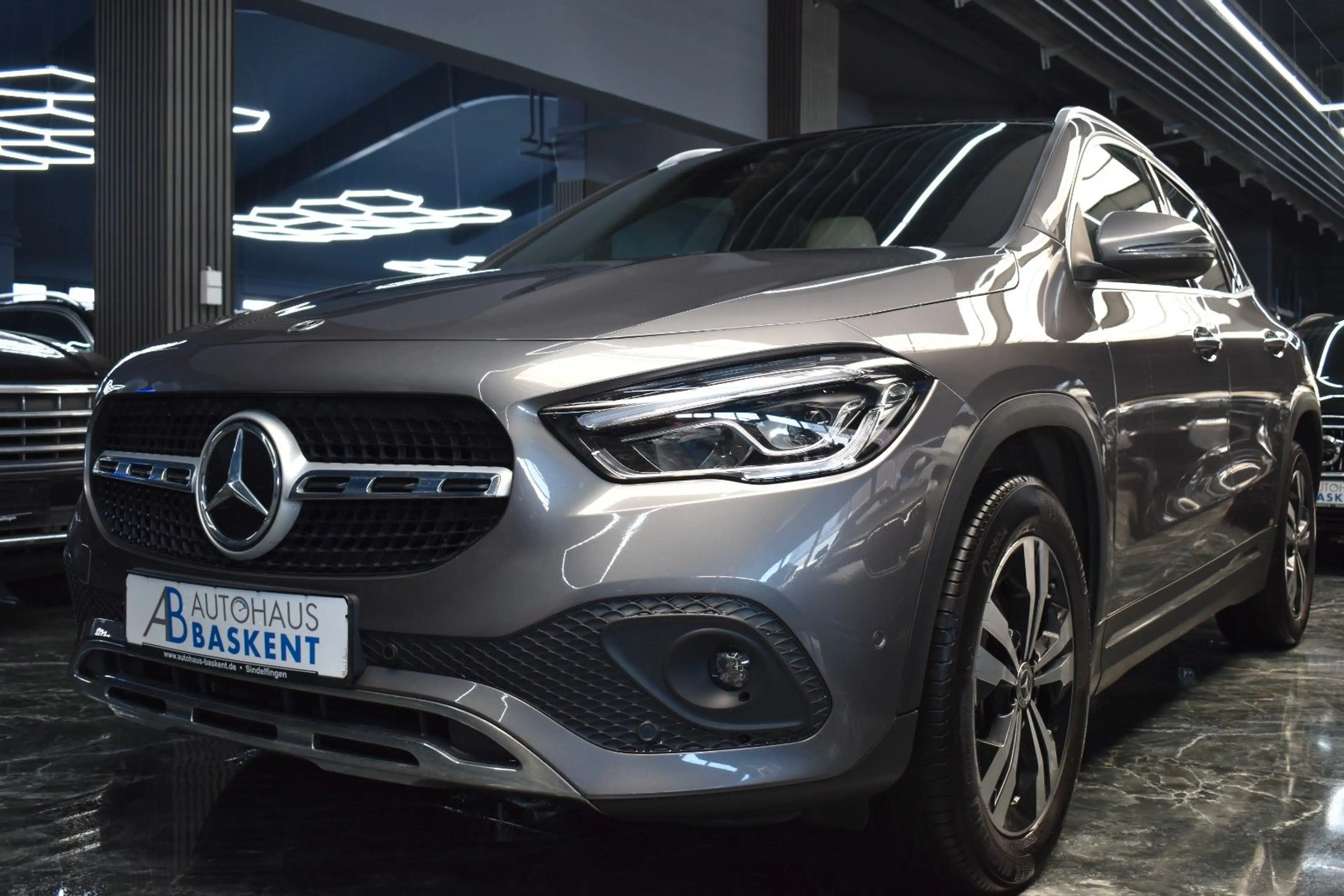 Mercedes-Benz GLA 250 e*PANORAMA*LEDER*AHK*LED HIGH*KESSY* — photo 13