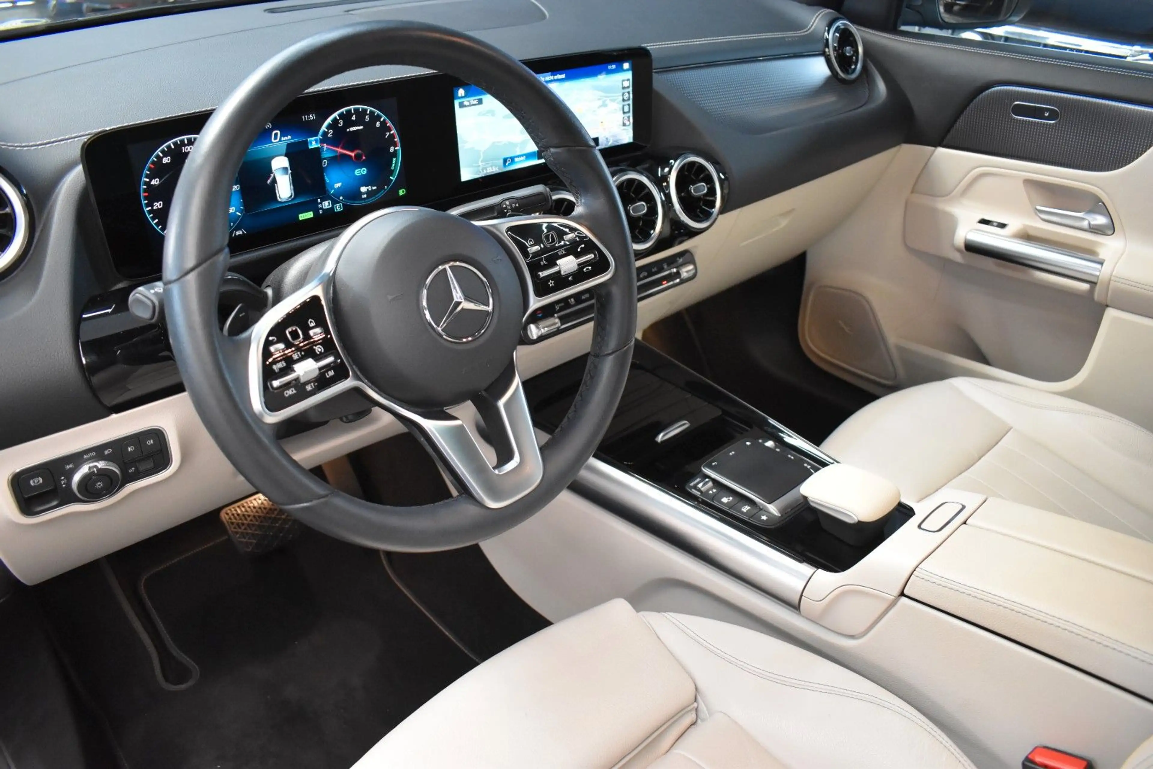Mercedes-Benz GLA 250 e*PANORAMA*LEDER*AHK*LED HIGH*KESSY* — photo 7