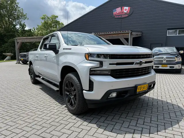 Chevrolet Silverado RST 3.0L L6 Duramax Diesel Pick-up