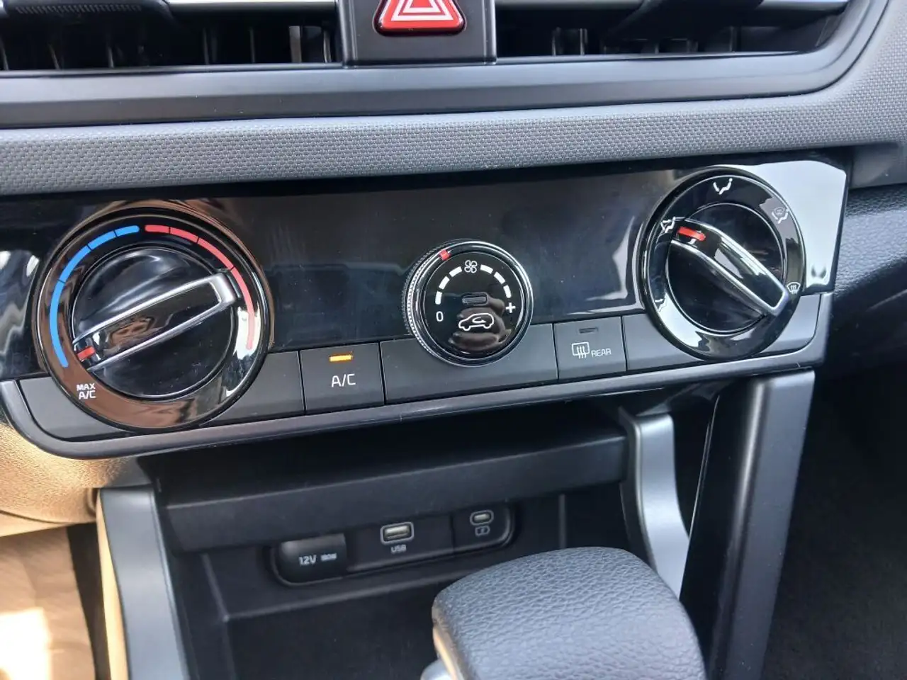 Kia Seltos снимка Kia Seltos