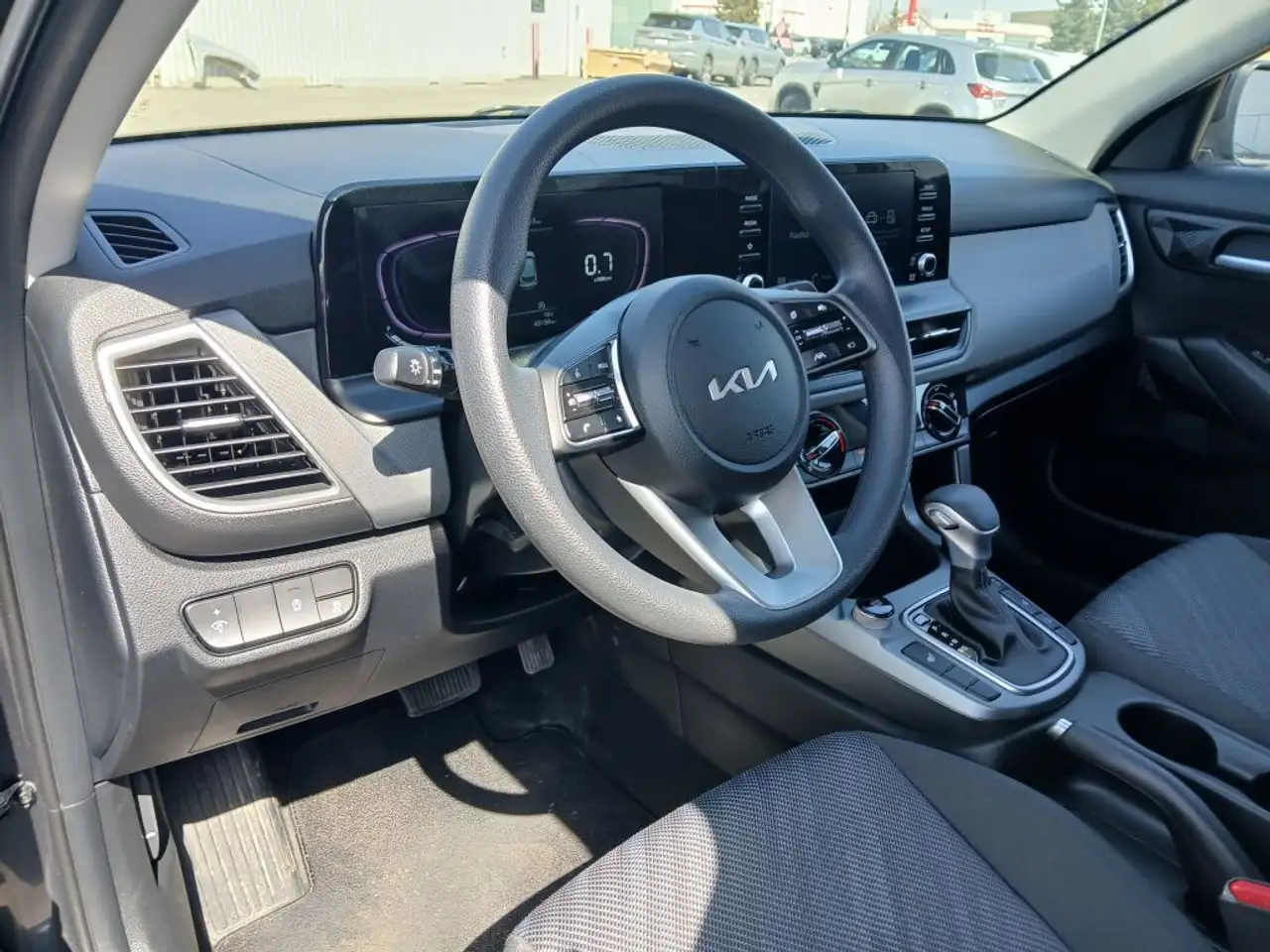 Kia Seltos снимка Kia Seltos