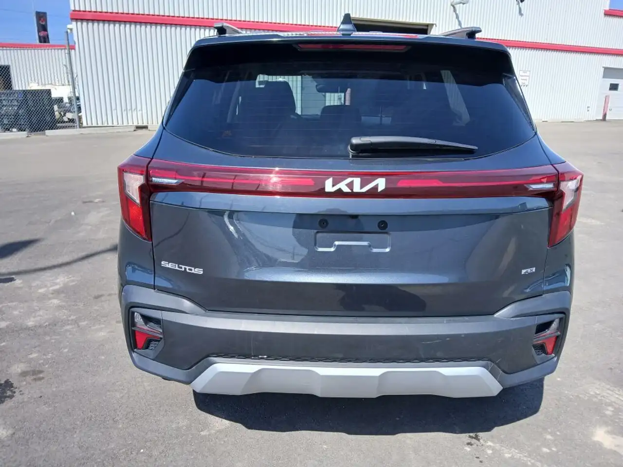 Kia Seltos снимка Kia Seltos