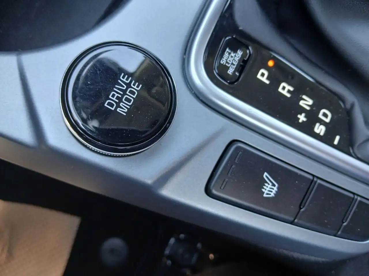 Kia Seltos снимка Kia Seltos
