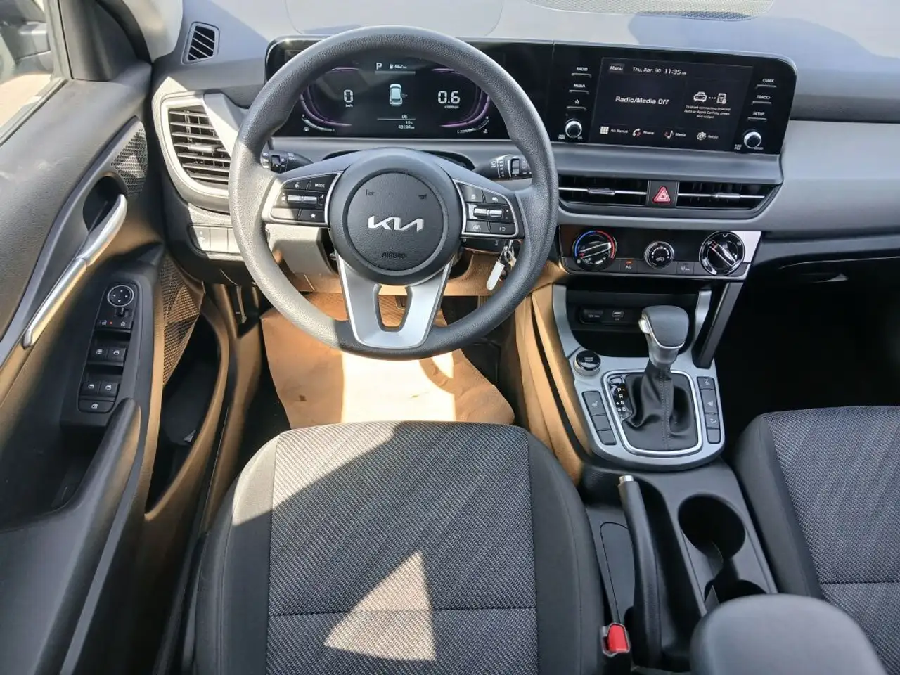 Kia Seltos снимка Kia Seltos