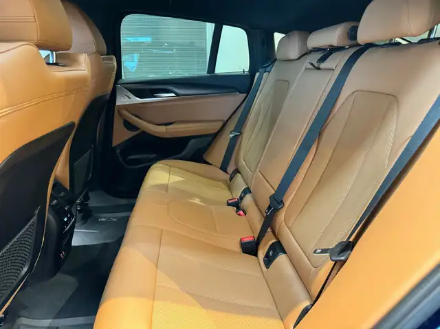 BMW X4 view 15