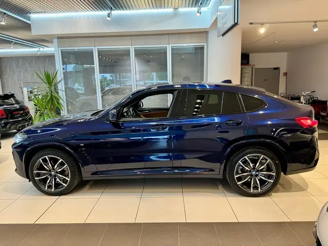 BMW X4 view 4
