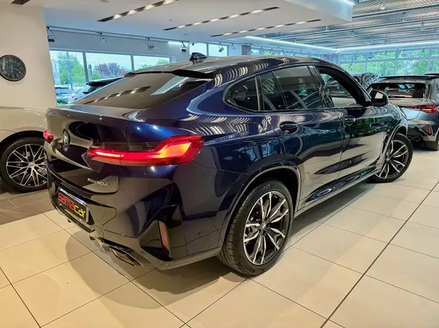 BMW X4 view 6