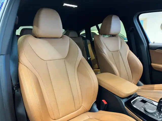 BMW X4 view 14