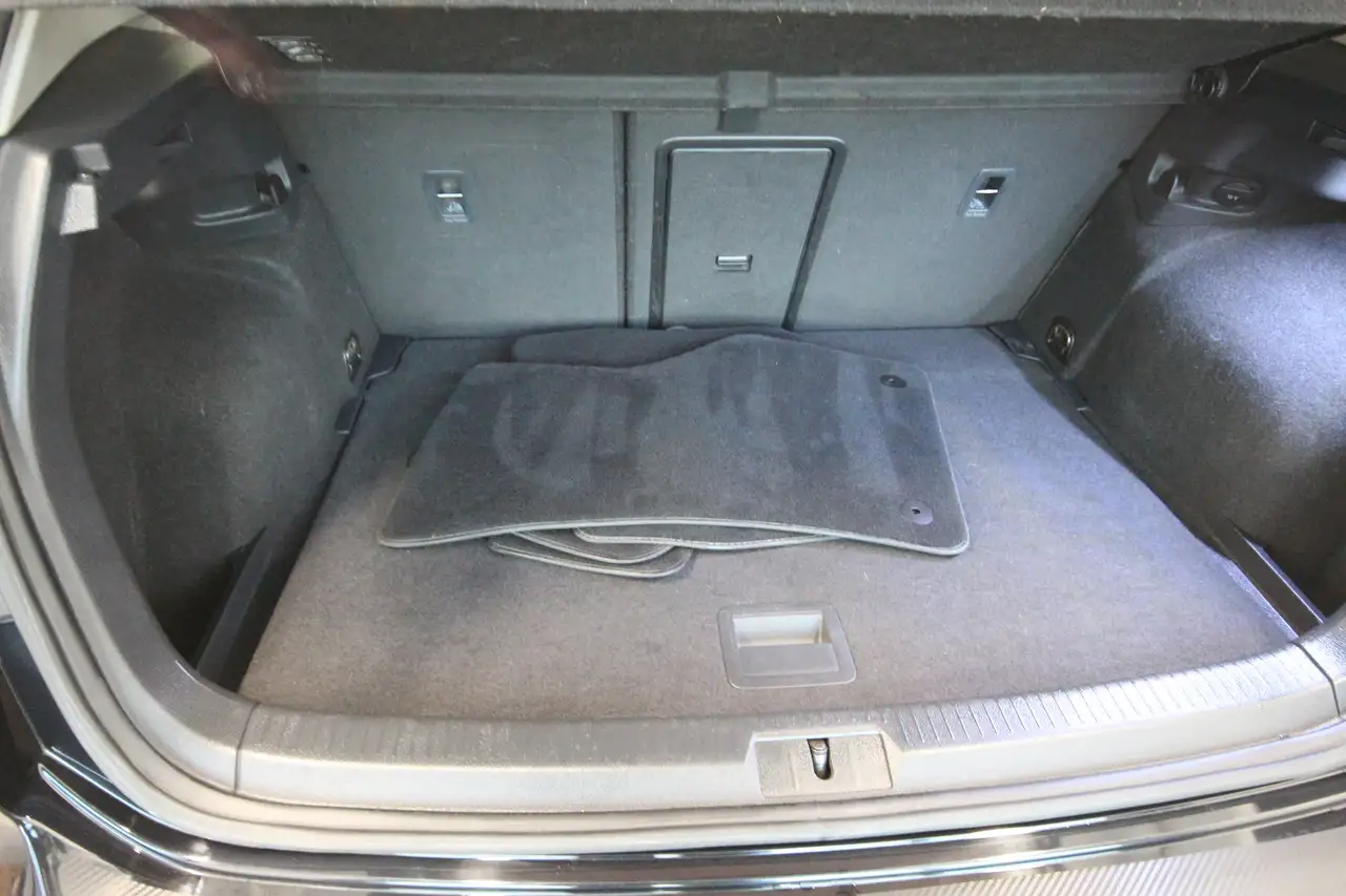 Volkswagen Golf снимка Volkswagen Golf